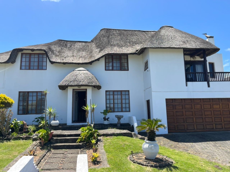 3 Bedroom Property for Sale in Cove Rock Eastern Cape